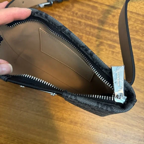 NEW! Michael Kors Women's Belt Bag - Picture 5 of 8